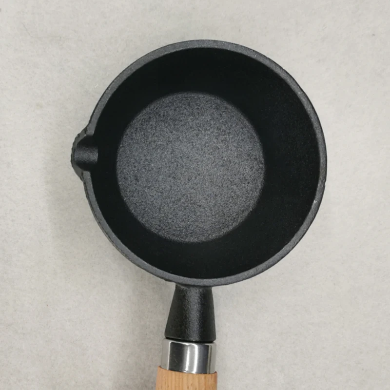 Mini sartén para huevos con aceite caliente de hierro fundido de 11 cm