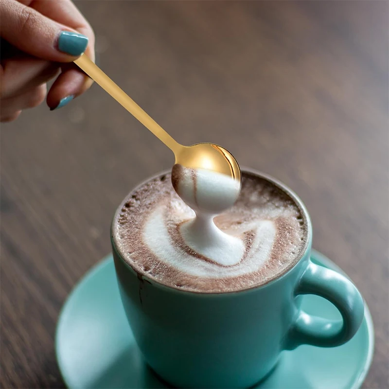 6 عبوات من ملاعق القهوة المصنوعة من الفولاذ المقاوم للصدأ وملاعق الحلوى بمقبض طويل وملعقة شاي ذهبية اللون ومغرفة اثارة لكعكة الآيس كريم