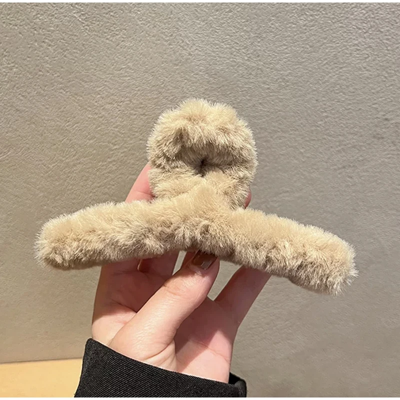 ฤดูหนาว Faux FUR ผม Claw สําหรับผู้หญิงอะคริลิค Crab Barrette Hairpin สาว-อุปกรณ์เสริมผม Furry Headwear ผม Claw คลิป