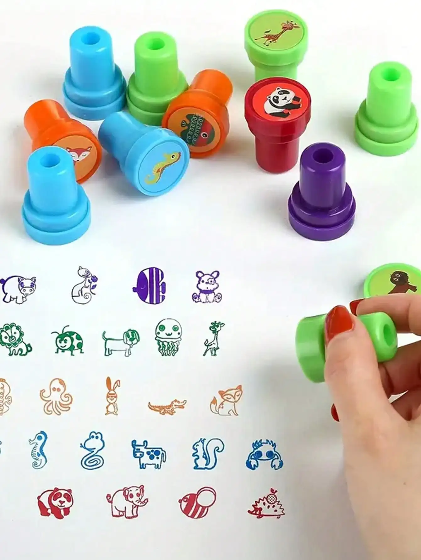 ชุดแสตมป์สัตว์หลากสีสันแบบสุ่ม 26 ชิ้น - เหมาะสำหรับครู งานปาร์ตี้ และงานฝีมือ DIY - วัสดุพลาสติก