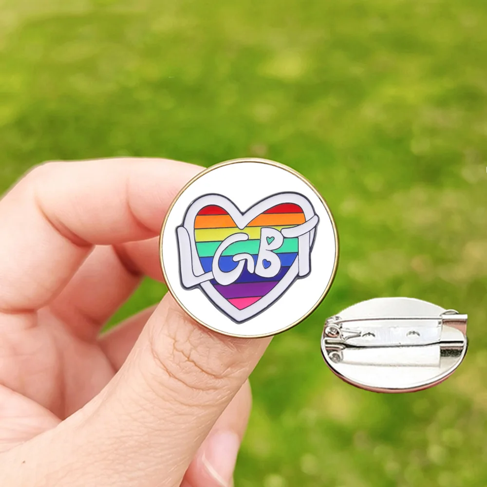 LGBT Design Rainbow Flag Pin Heart Pattern Glass Dome Exquisite Metal Pins Badge Lapel Jewelry for Lovers Gift