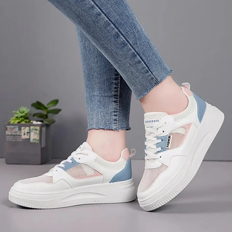 Fashionable casual women's shoes with a breathable mesh upper, outdoor casual shoes, stylish sneakers