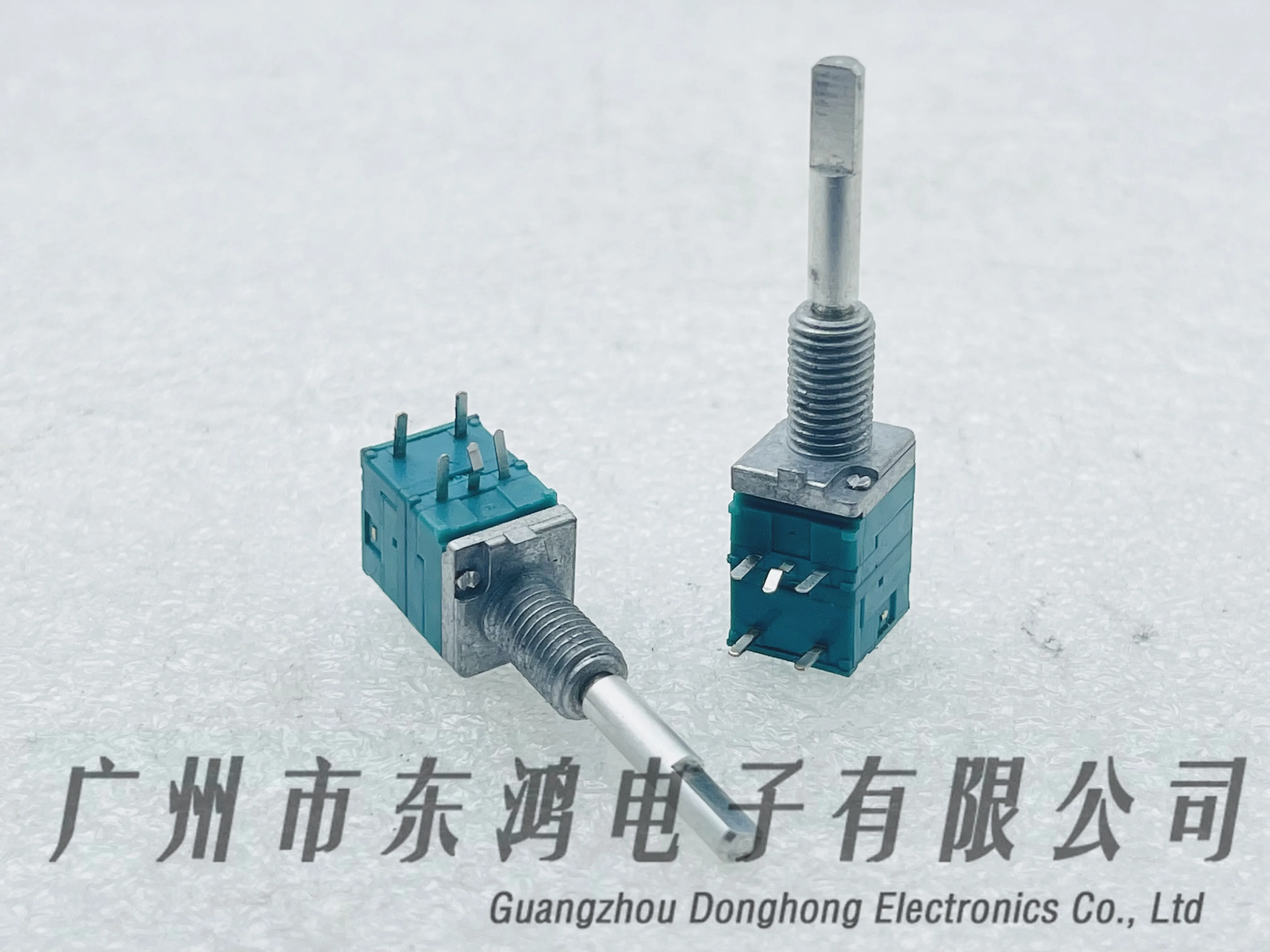 1PCS Alps EC09 precision potentiometer 36 positioning belt by switch 360 degrees rotation axis length 27mm