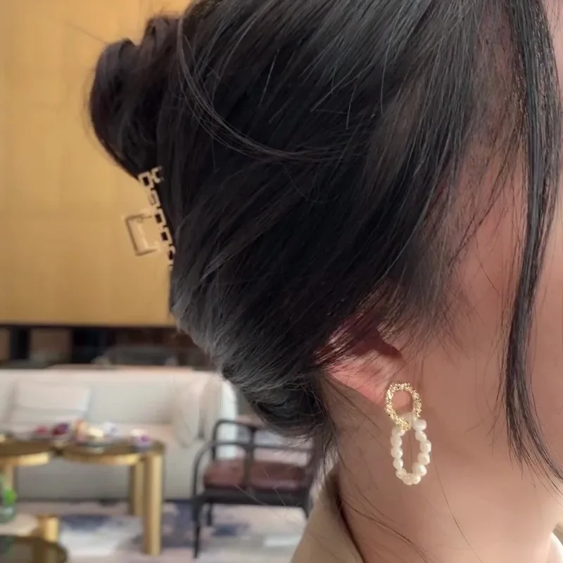 

Needle Baroque Freshwater Pearl Metal Earrings Retro Simple Temperament Fashion Special-shaped Small Rice Stud Earrings