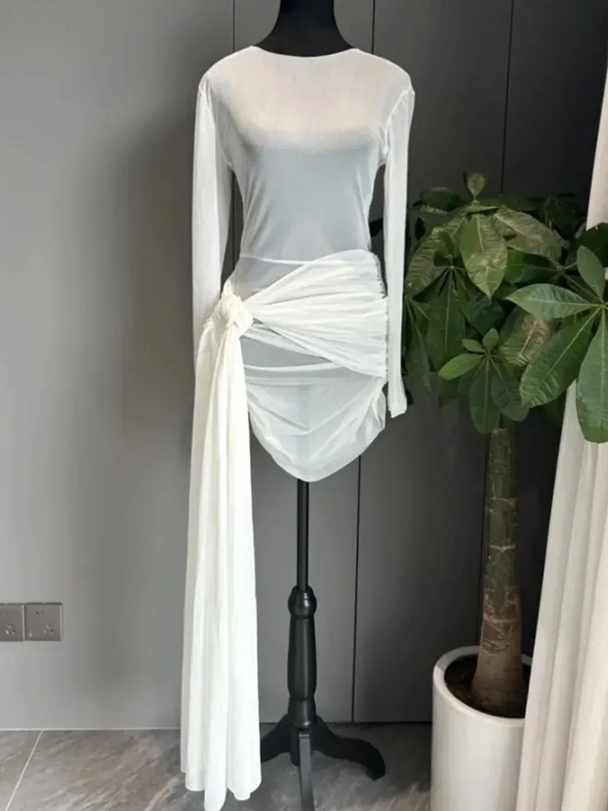 Effen Kleur Witte Mesh Rok Badpak Cover-ups voor Vrouwen Lange Mouw Doorschijnende Rimpel Strand Jurk Badmode 2024 Zomer nieuwe