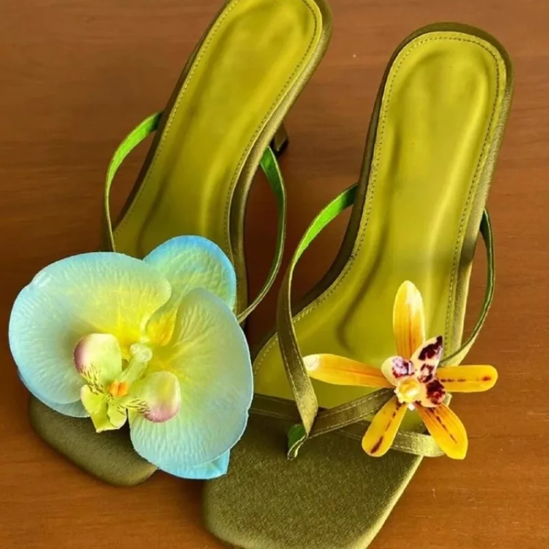 

Women Slides Fashion Three-dimensional Flower Decoration Slippers Summer Pinch Toe Cool Slipper Temperament Stiletto Heel Sandal