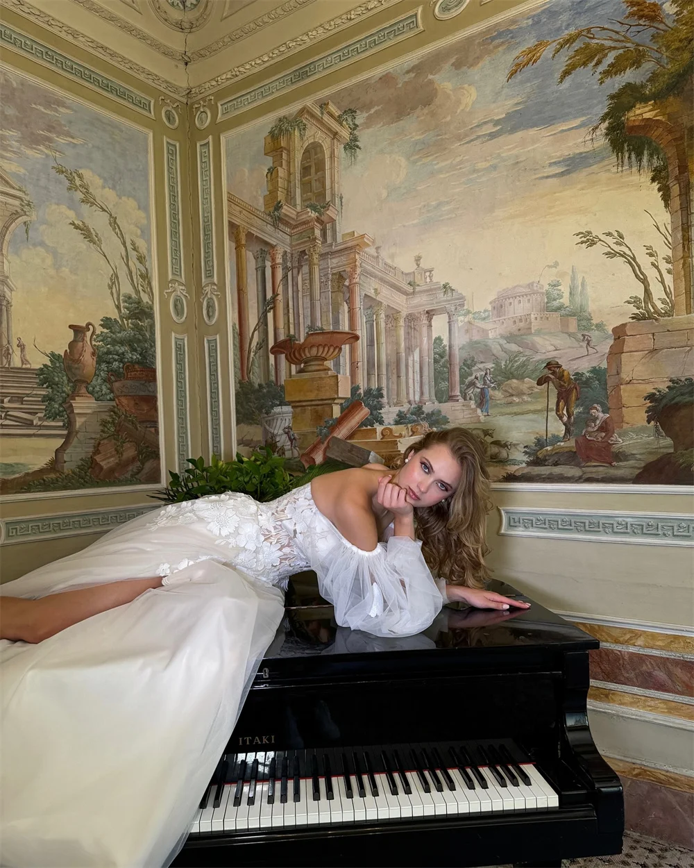 Vestidos de novia con abertura alta y lado blanco personalizados de Tokio, vestidos de novia de manga larga con hombros descubiertos, vestidos de novia de corte a de tul