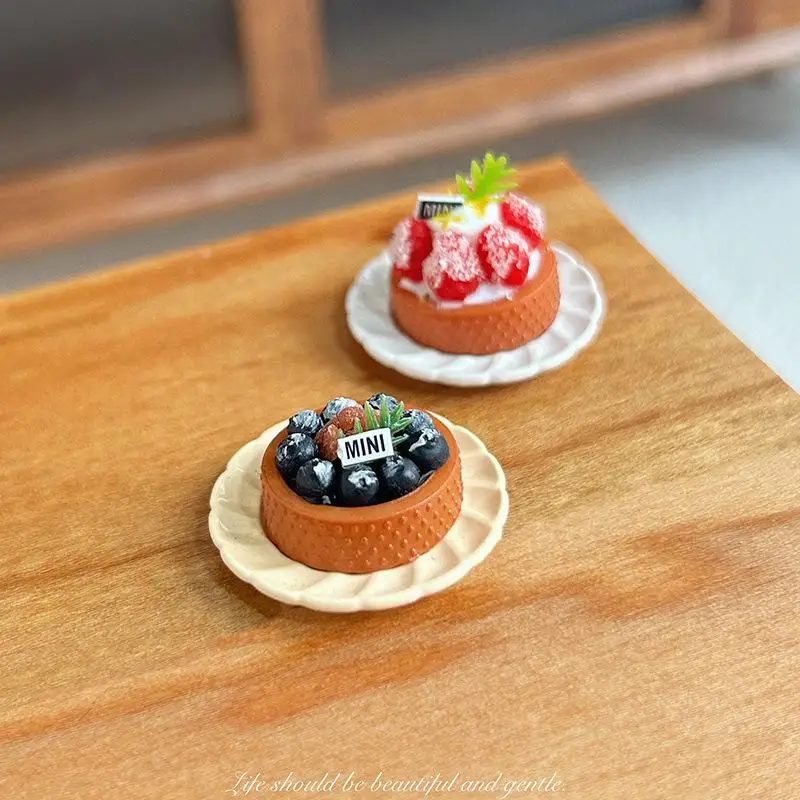 1 Peça de Comida de Simulação Kawaii, Modelo de Pão e Bolo, Miniatura de Bolo de Mirtilo e Torta de Morango, Brinquedo de Comida para Casa de Bonecas, Acessórios para Bonecas