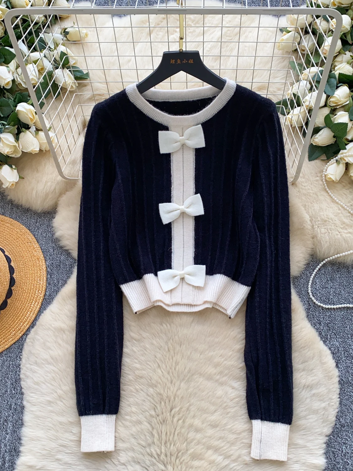 

2026 New Autumn Women French Style O-neck Long Sleeve Knitted Pullover Hit Color Bow Patchwork Short Sweater Pullover Tops