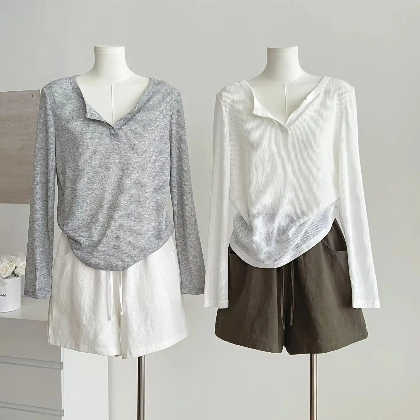 

V-neck T-shirt Korean version summer new solid color slim fit simple V-neck long sleeved T-shirt