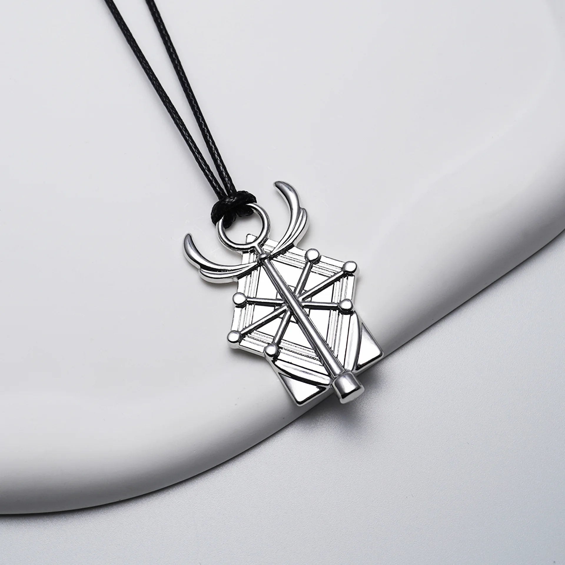 Collana con ciondolo certificato del personale sacro periferico di animazione Frieren, catena con clavicola del mago, gioielli per oggetti di scena cosplay