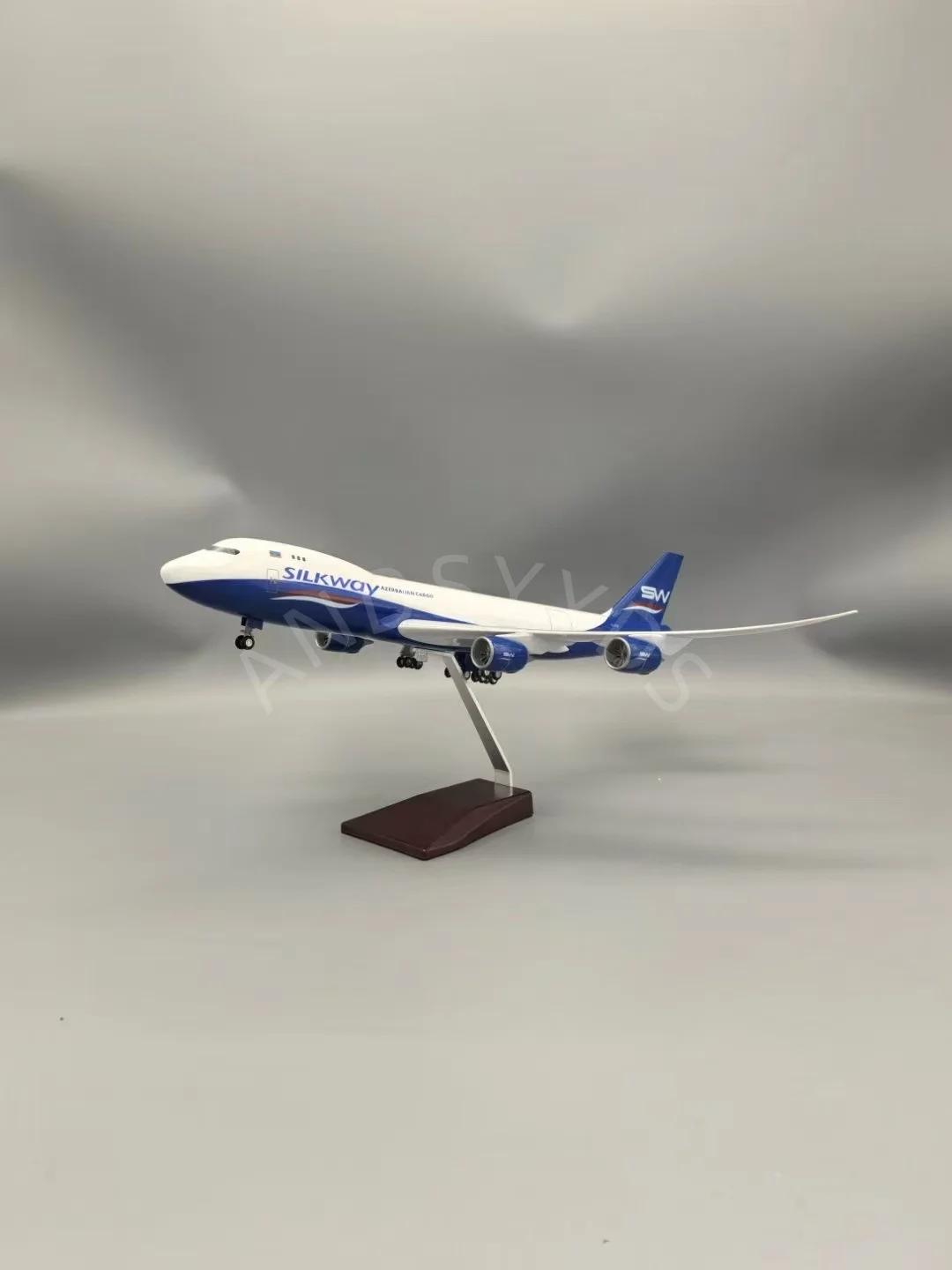جديد 1/160 B747 نموذج طائرة أذربيجان سيلكواي الهواء 747 B747-8 طيران نموذج البضائع طائرات الراتنج يموت الصب نموذج طائرة العرض