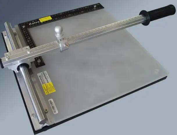 

Q-00X Laboratory Use Glass Cutter Manual ITO Glass Based Silica Gel Board Cutting Machine 28x33CM