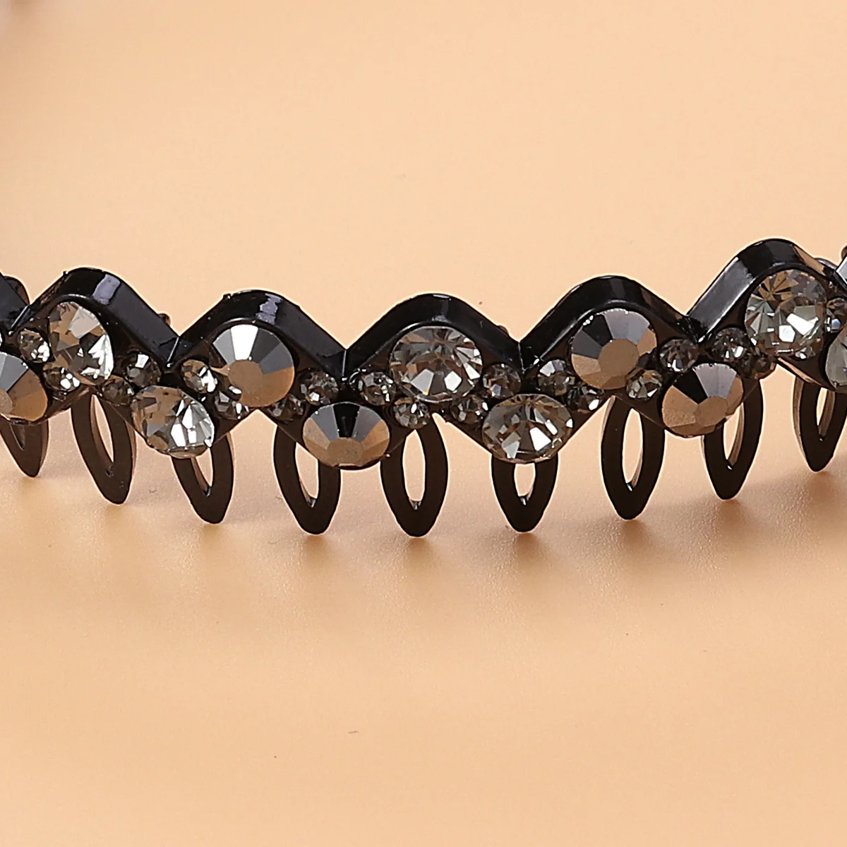 

Wave Headband Large Crystal Teeth Comb Hairband Sparkling Rhinestone Hair Hoop For Party Wedding Daily Wear Grey Black