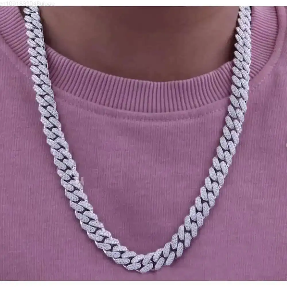 

Luxury Starling Silver Moissanite Diamond Silver Cuban Link Chain Necklace Available at Wholesale Price