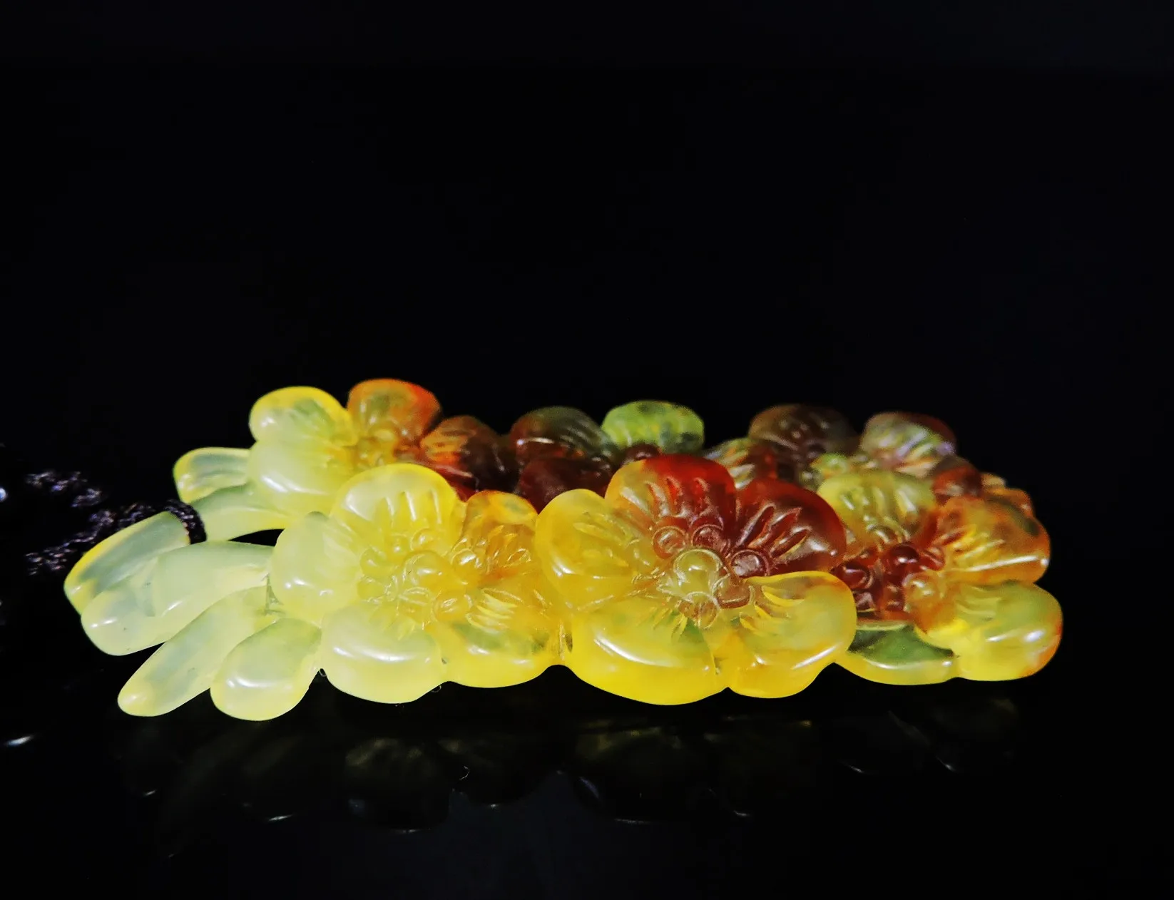 قلادة زهرة البرقوق المنحوتة يدويًا ، مجوهرات اليشم ، اليشم الطبيعي ، هدية ، بدون علاج ، 169 ج