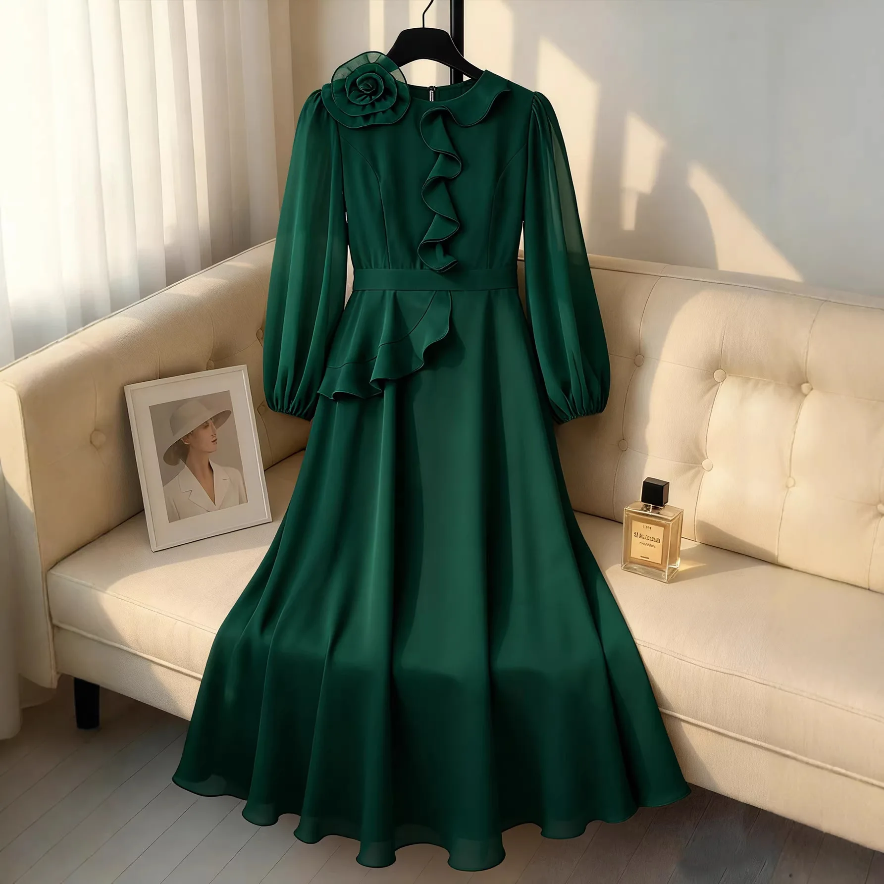 Textura materialului rochie verde elegantă