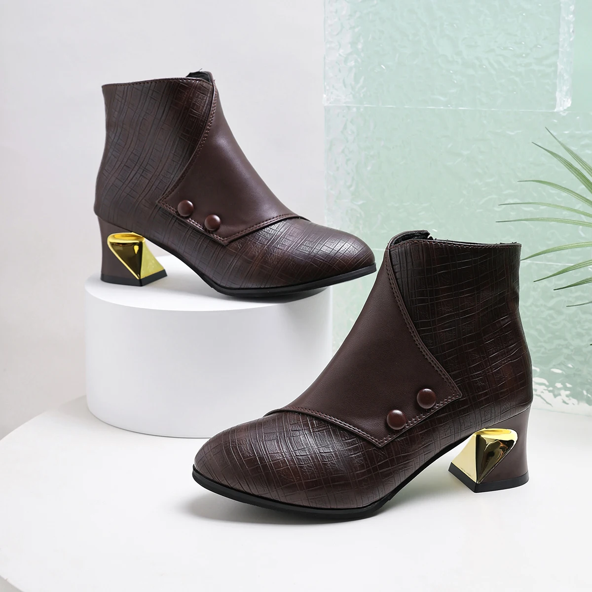 Shaped Heel Side Zipper Heeled Leather Shoes Fashion Round Toe Paneled Non-Slip Booties