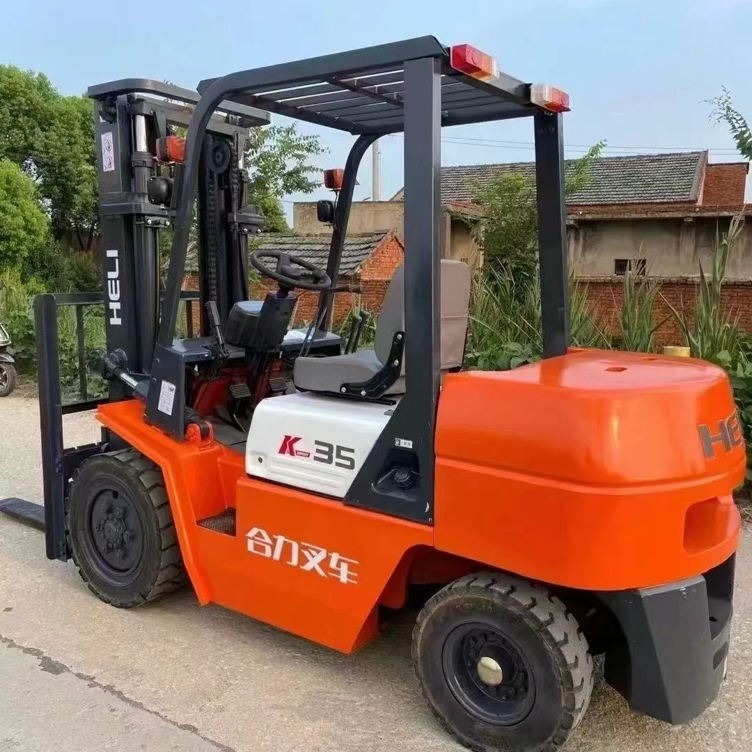 Second Hand Forklift Heli H2000 35 Fork Lift Diesel In Spot Supply HELI Forklifts In Stable Working Condition On Selling