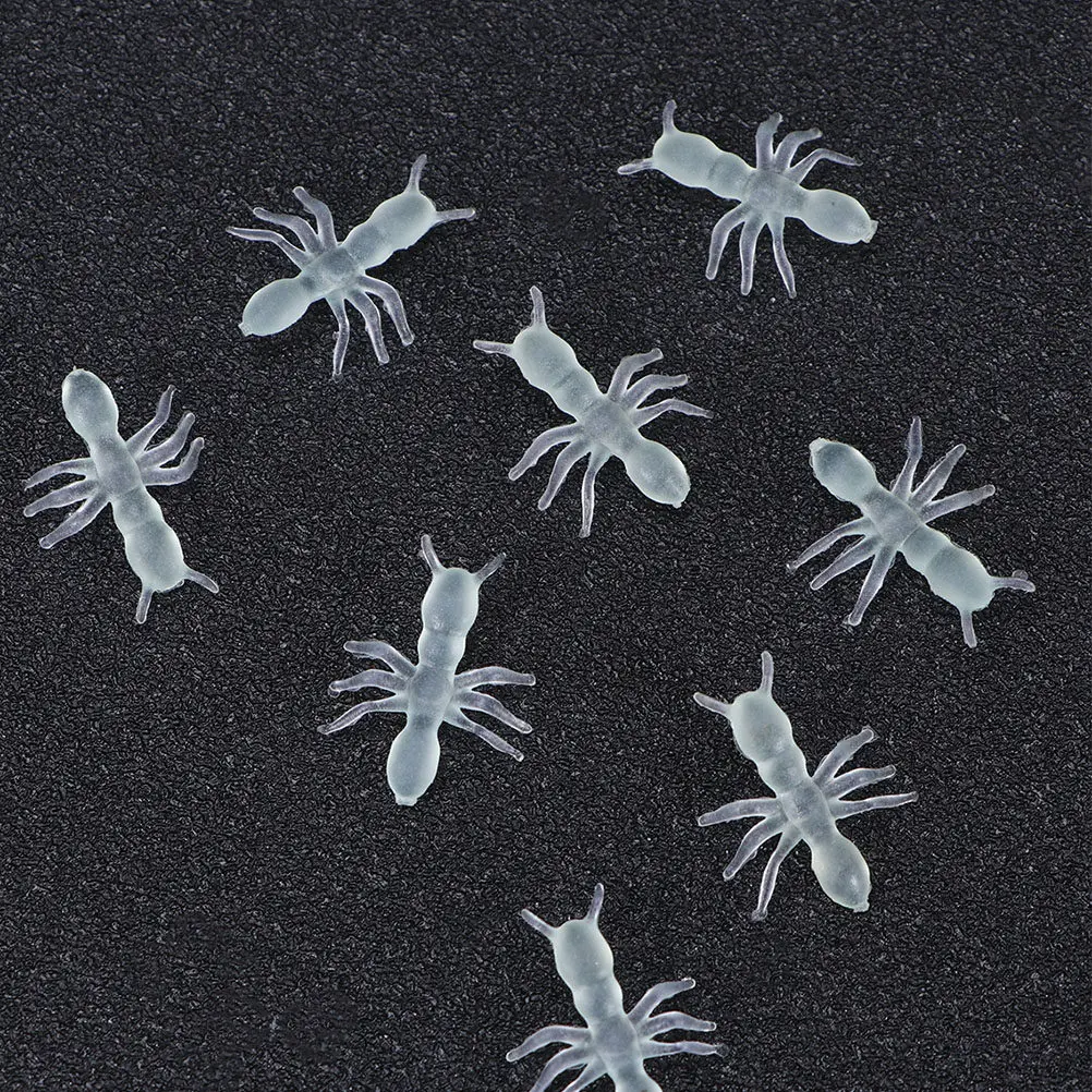 

100 шт. светящихся в темноте пластиковых муравьев для Хэллоуина, реалистичные, пугающие, для розыгрышей, декор для Хэллоуина