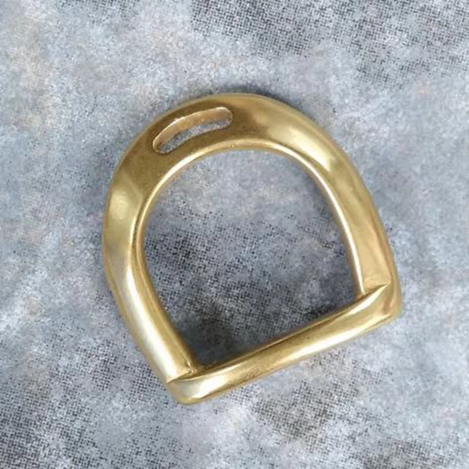 Leather DIY sewing hardware accessories: saddle bags, bag components, pure copper stirrup clamps, equestrian gear.