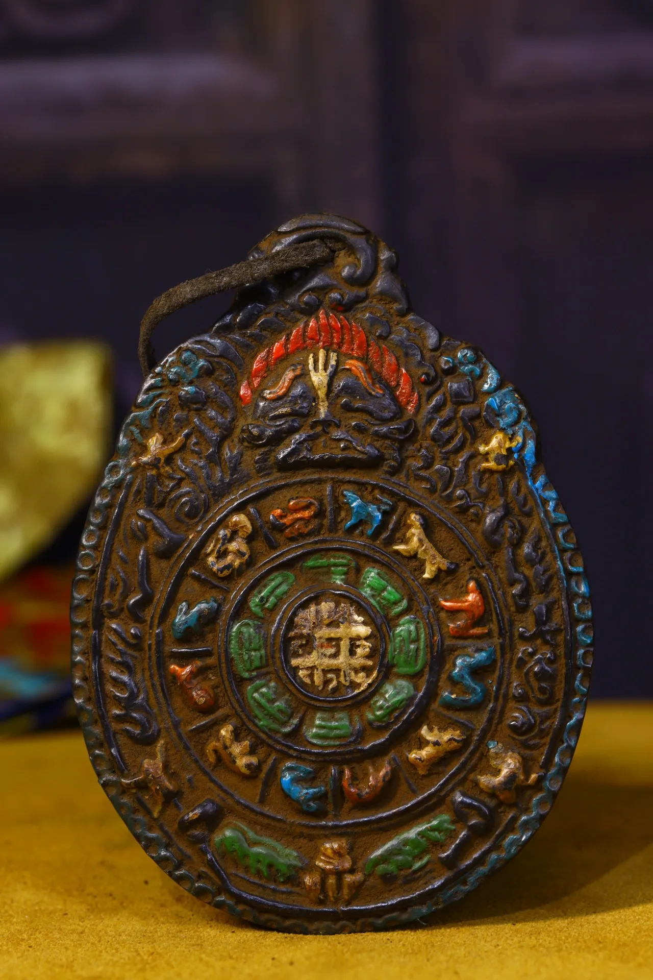 

4"Tibetan Temple Collection Old Bronze Painted Cinnabar Mahakala Buddha Nine Palaces Eight Diagrams Amulet Pendant