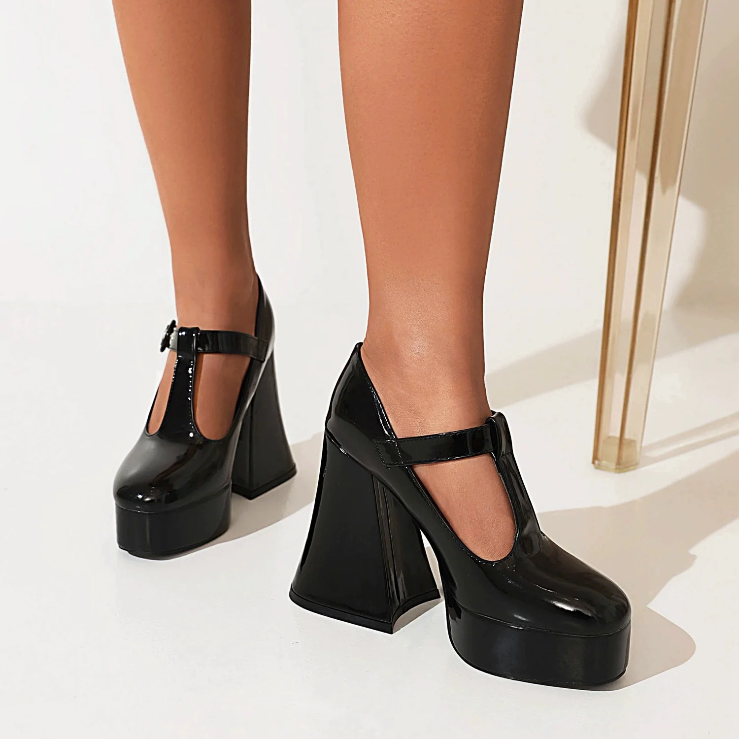 

Spring 2025 New Women's Mary Jane Shoes Square Toe Thick Heel Buckle Retro High Heels Shallow Office Women Single Shoes