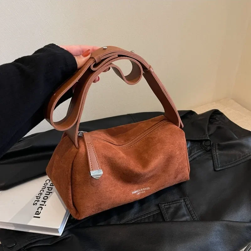 High Appearance Level Suede Bag Autumn and Winter New Style Simple Fashion Crossbody Bag Vintage Niche One-shoulder Commuter Bag