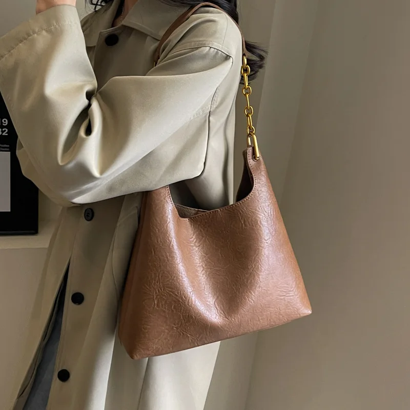 

2025 Spacious Tote Bag, Minimalist Vintage Shoulder Purse for Women, Versatile Underarm Crossbody, Luxe Bucket Bag, Chic Day