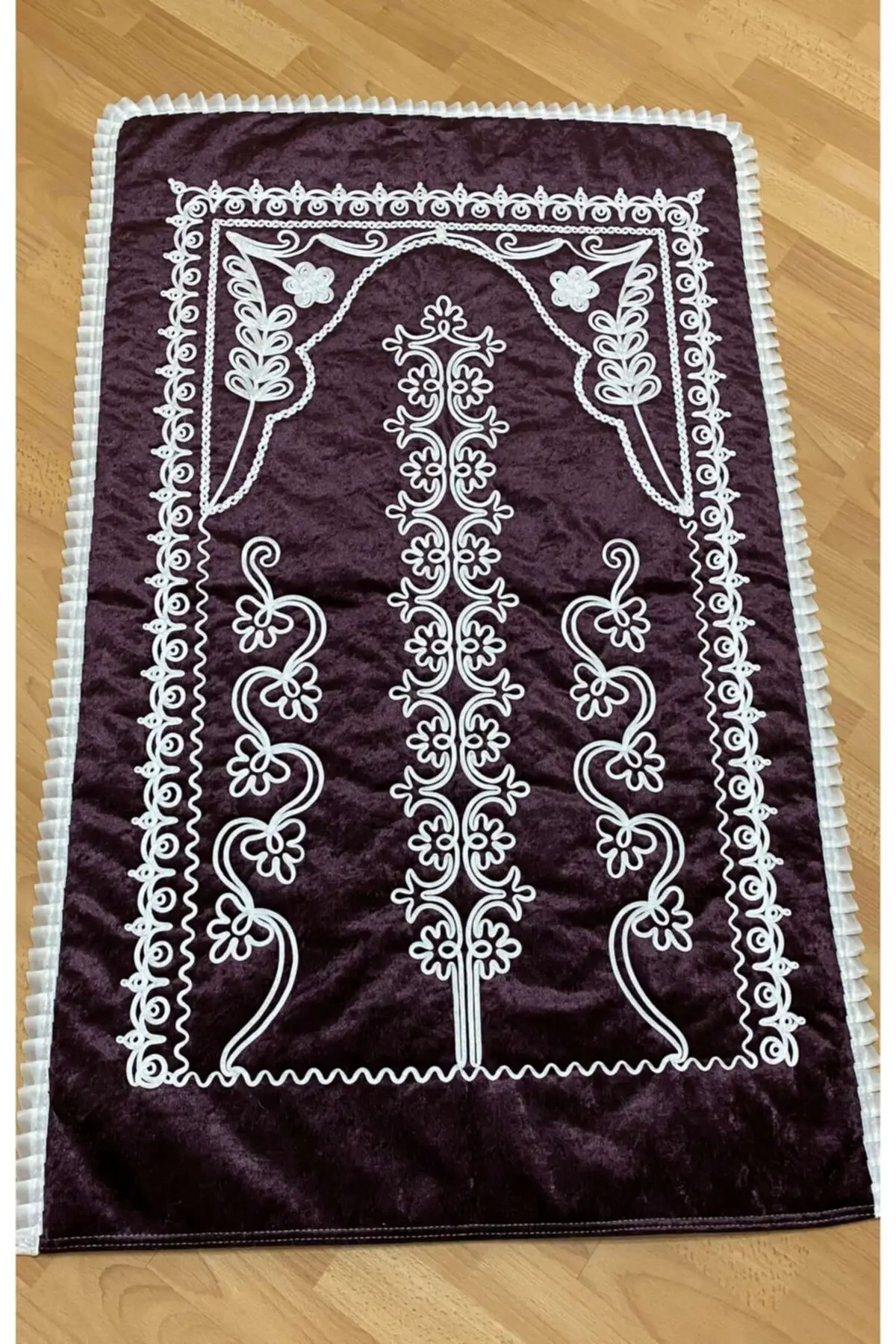 

DOLBOVI burgundy velvet dowry bridal set Seccadesi Meditation Rug