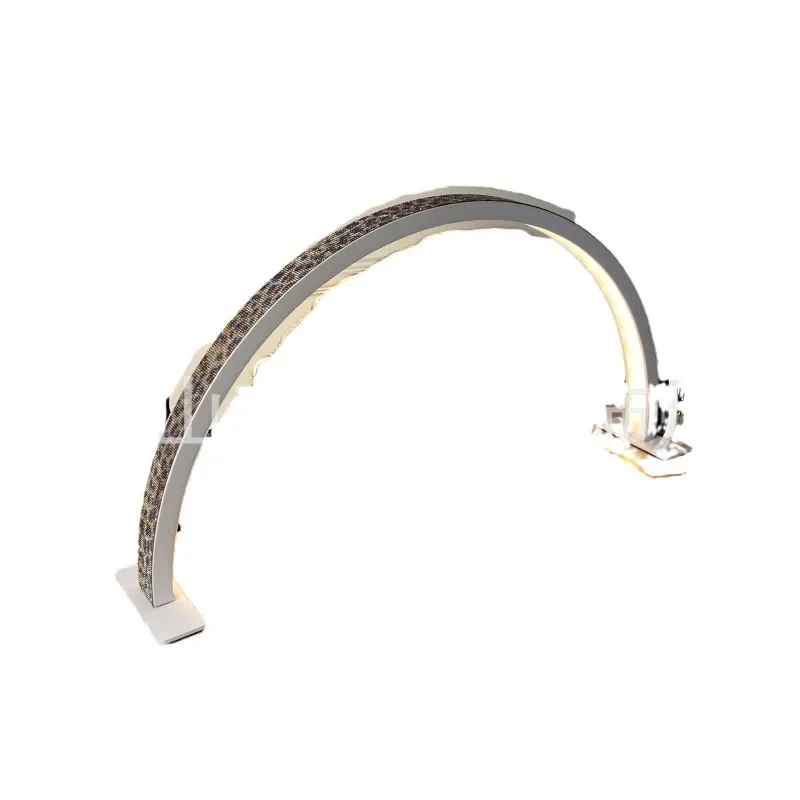 

U-shaped embroidered leopard print beauty lamp