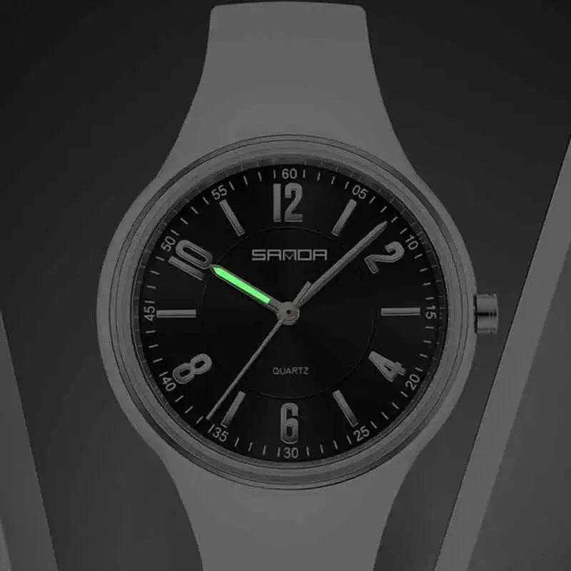 ساعة SANDA Fashion Quartz للرجال والنساء بمينا كبير بسيط مقاوم للماء وخفيف الوزن وعرض مضيء للجنسين هدية ساعة الطالب