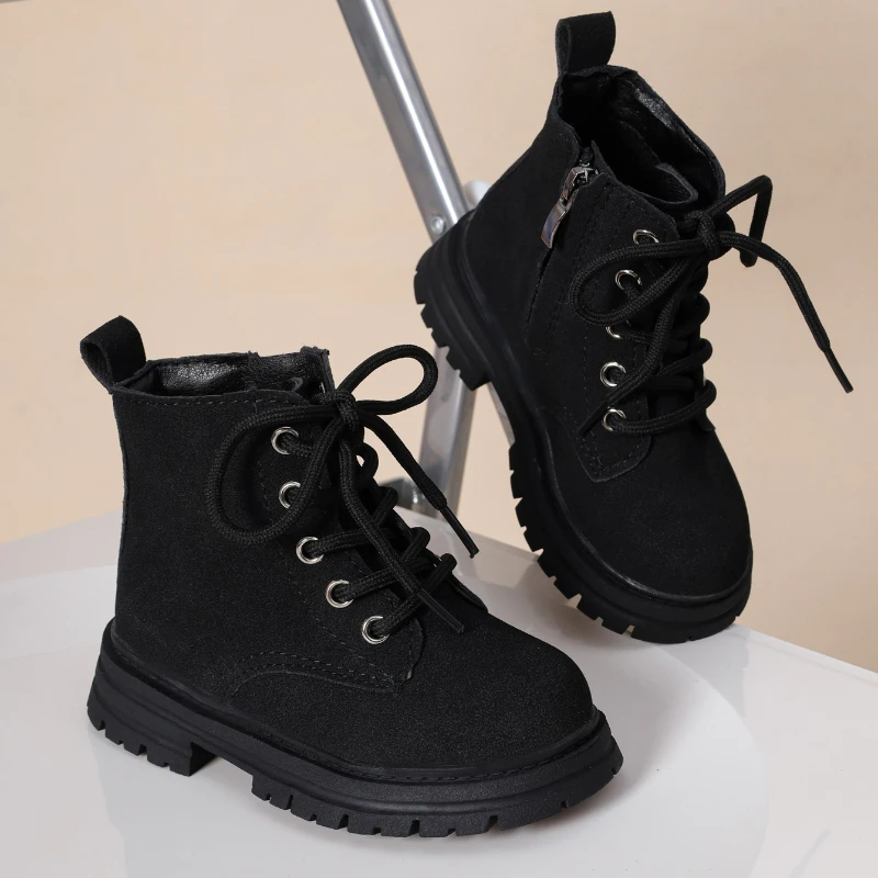 

Новинка зимы 2024, детские повседневные короткие сапоги для девочек и мальчиков, модная нескользящая универсальная обувь для подиума в корейском стиле с мягкой подошвой