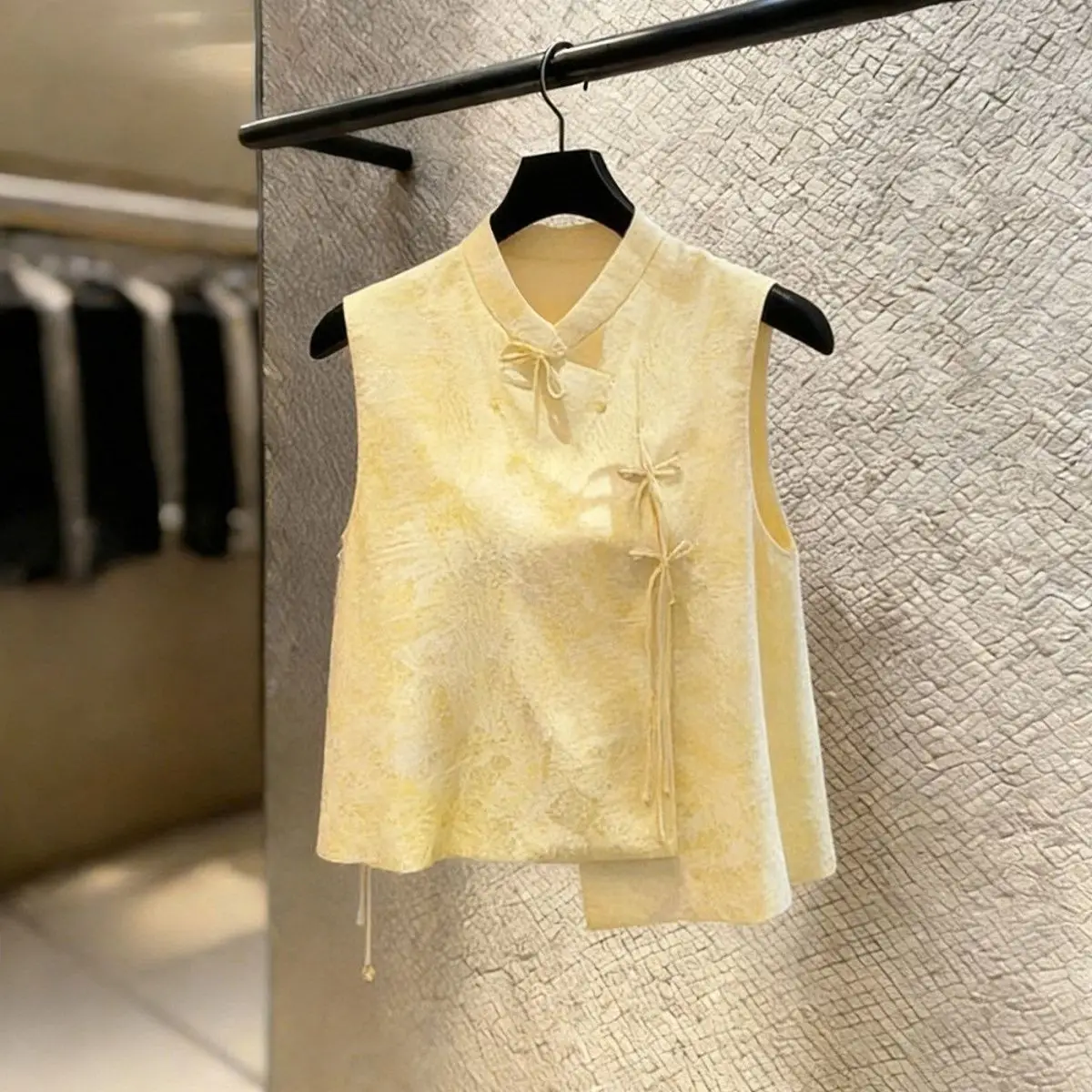 New National Style Top for Women, 2026 Summer New Sleeveless Super Fairy Horse Clip New Chinese Style Waist-Cinching Top