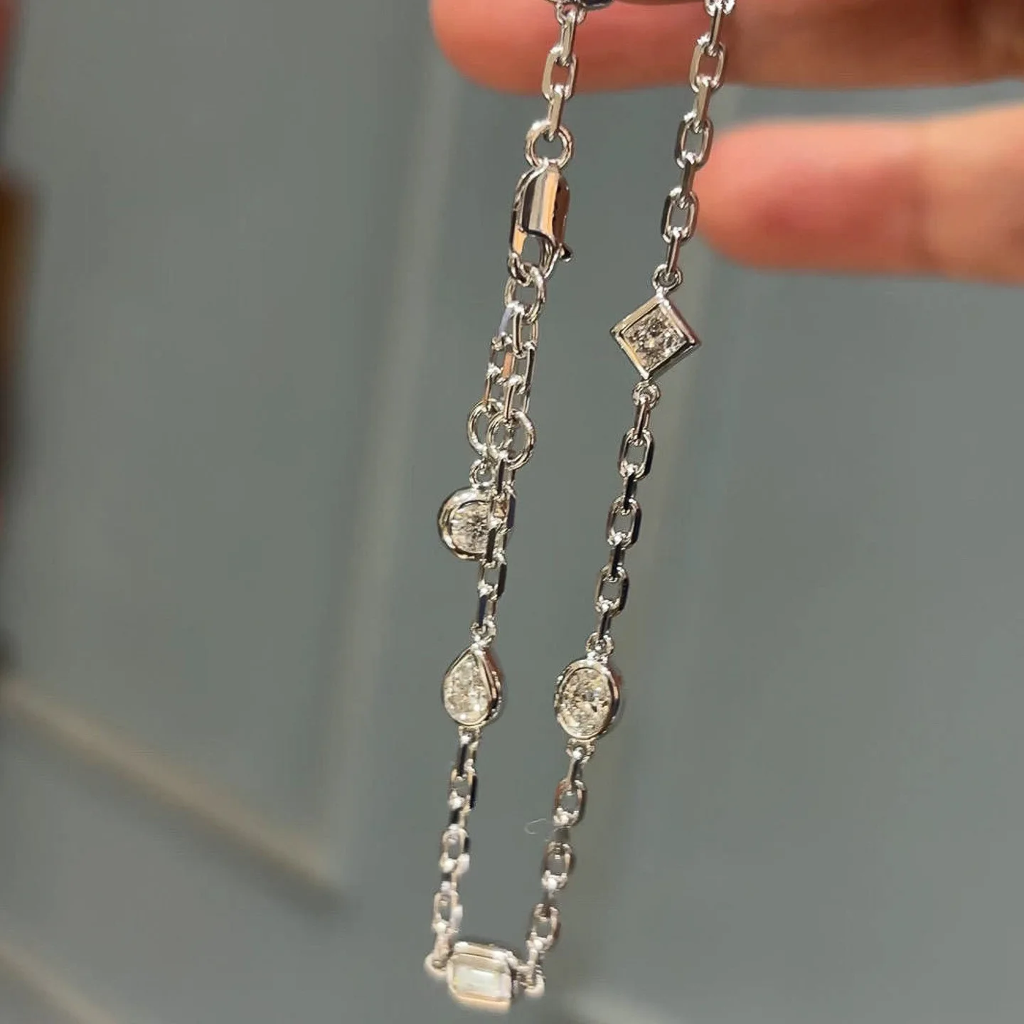 New in irregular bubble inlay diamonds bracelet for women with light luxury and fashion chain bracelets simple party jewelry