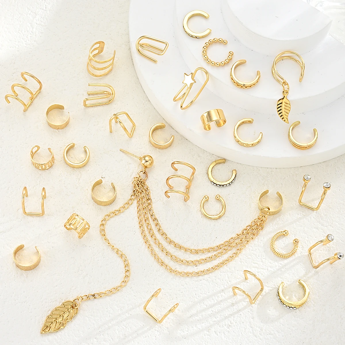 31-teiliges Set Blatt-Ohrclips für Frauen in Goldfarbe, Kreative Einfache C-förmige Ohrklemmen ohne Piercing, Trendiger Modeschmuck, Neue Geschenkideen – Detail 5