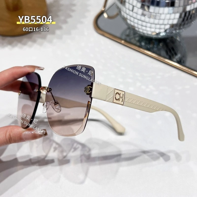 

​​2025 Crystal Cut Chic Sunglasses UV400 Luxury for Women, High-End Runway Fashion & Party Glam​​