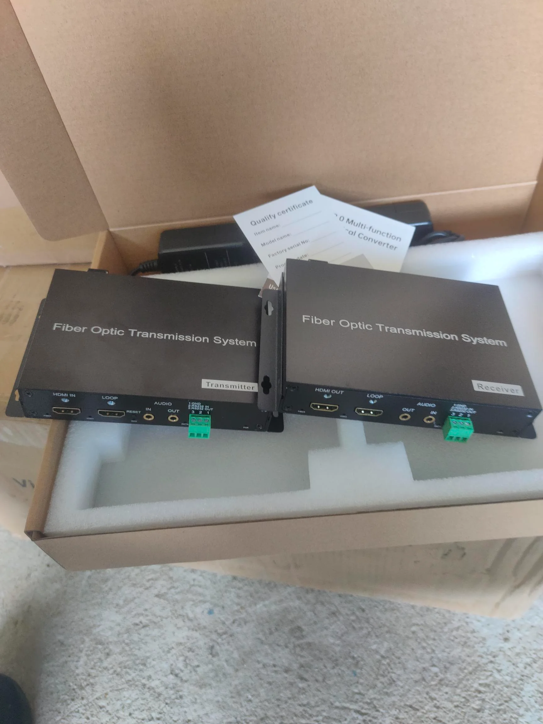 2026 10G Rate 1 Channel 4K60Hz  Video with Local Loop Out EDIE  1 Channel Bidirectional 3.5 Audio  2.0 Fiber Optic Extender
