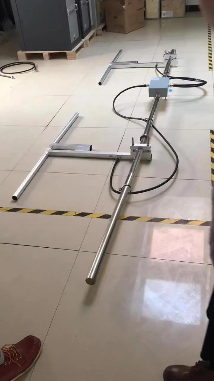 

2-bay Antenna with Power Divider and Distribution Cable