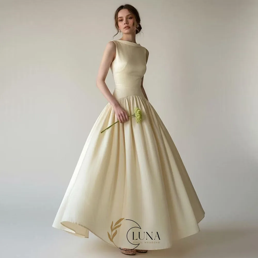 Luna Maßgeschneidertes Französisches Schlichtes Hochzeitskleid A-Linie Ärmelloses Satin-Brautkleid Bodenlang Rückenfreies Romantisches Hochzeits- und Ballkleid