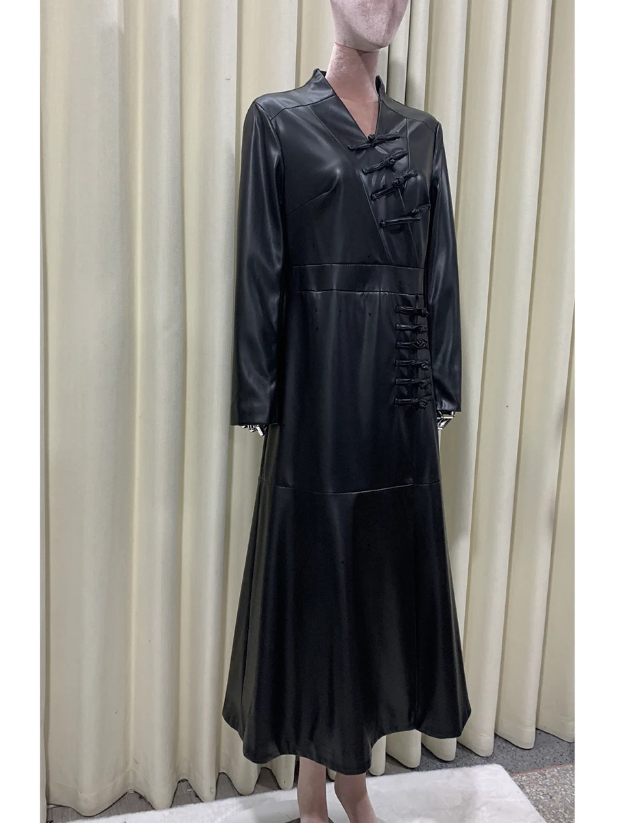 Cappotto in morbida ecopelle aderente nero extra lungo primavera autunno donna scollo a V elegante design di lusso alla moda in stile cinese