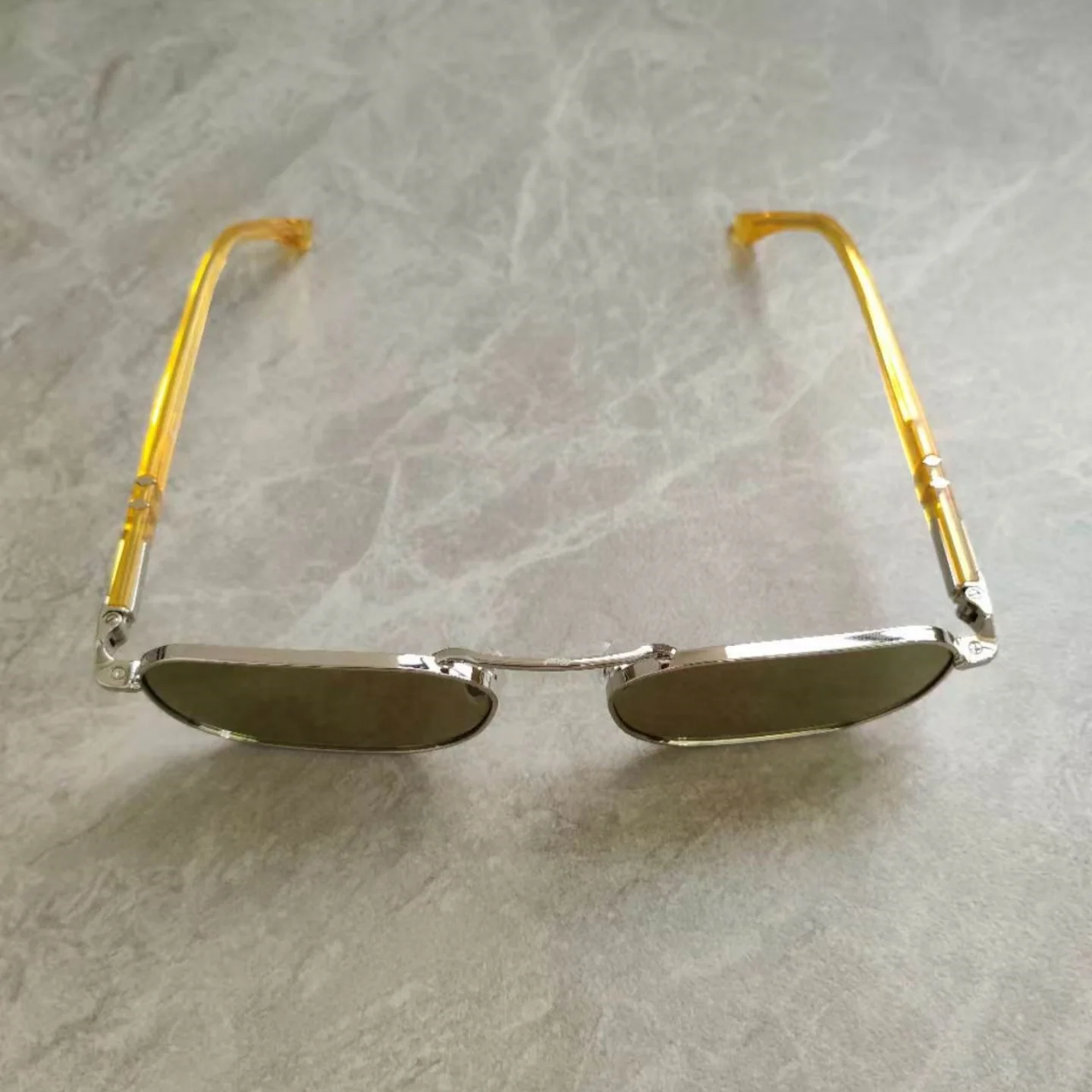 Vintage Classic Simple Style Sunglasses Retro Fashion Rectangle Metal Frame Glass Lens High Quality UV400 Unisex Outdoor Shades