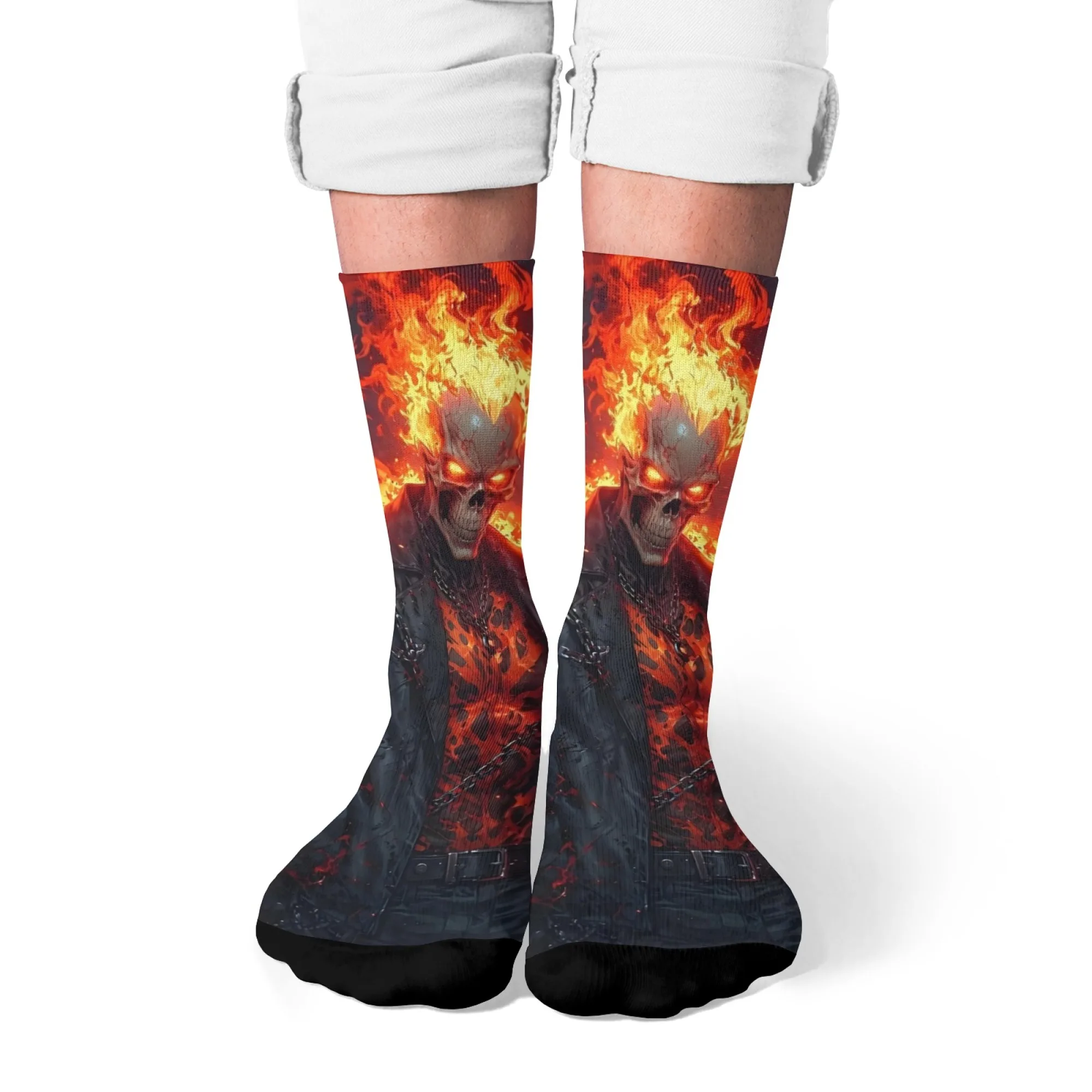 

Новинка в стиле аниме с пламенным черепом, трендовые мужские носки в стиле Харадзюку, ретро-стиль, сумасшедшие уличные носки в стиле хип-хоп, удобные теплые нескользящие носки, подарок