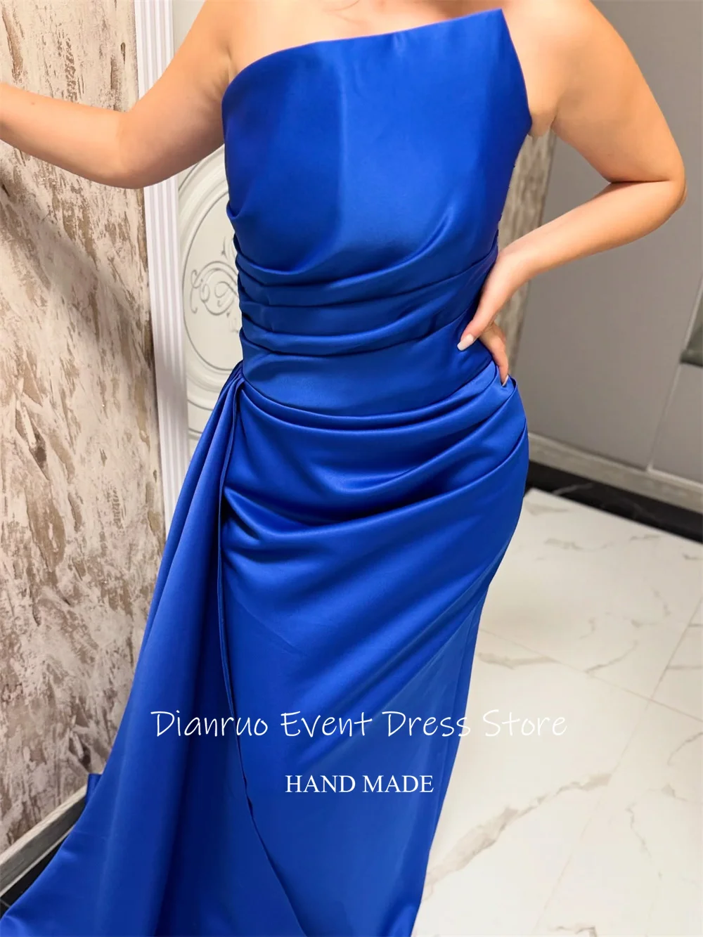 Dianruo ブルーシャーリングボディスイブニングドレスストラップレスサテンローブドソワレファムノースリーブレースアップバックプロムドレスカスタマイズ