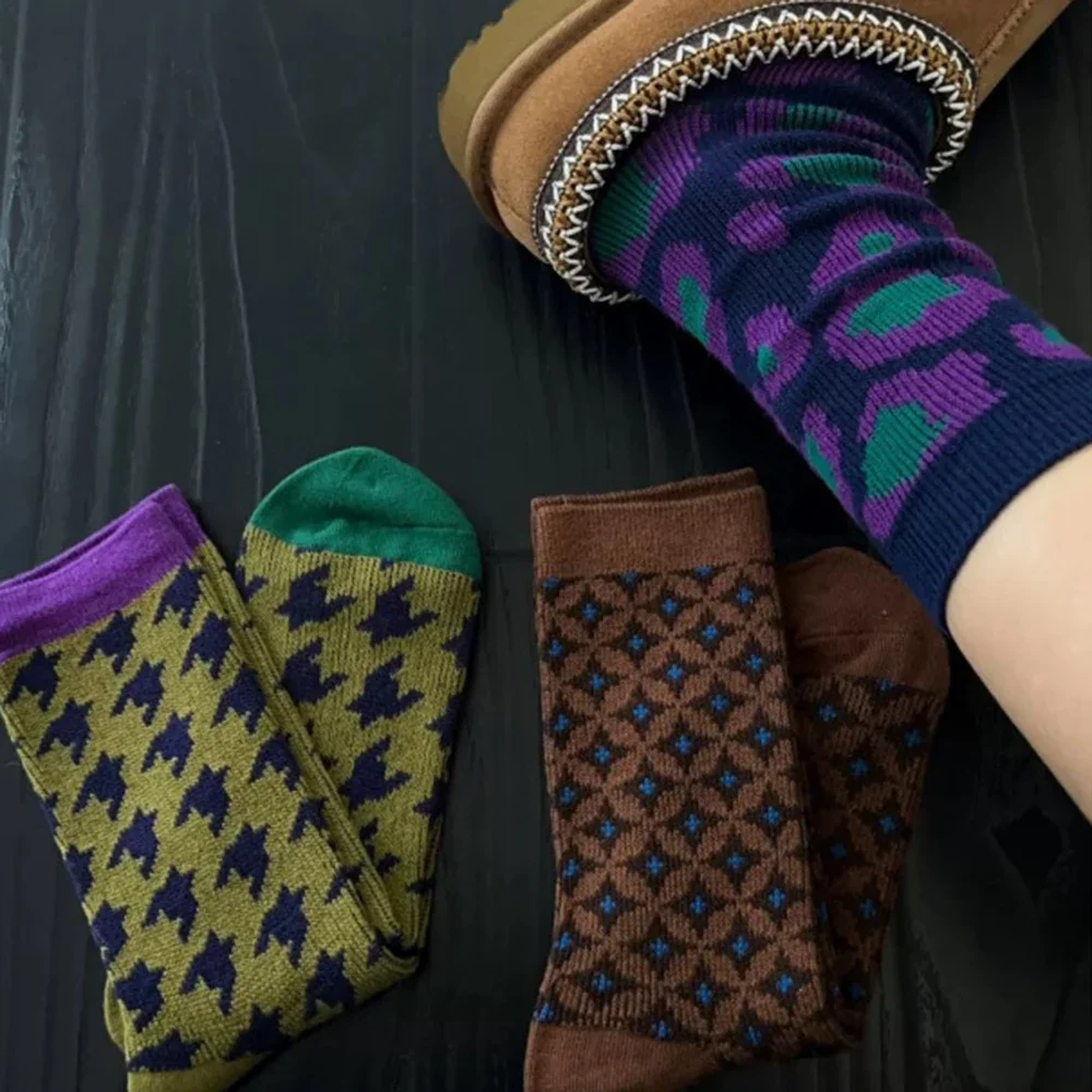 2027 3 Pairs/Set Women's Vintage Geometric Socks Mid-Tube Socks Double Needle Double Path Fashion Design Cotton Socks