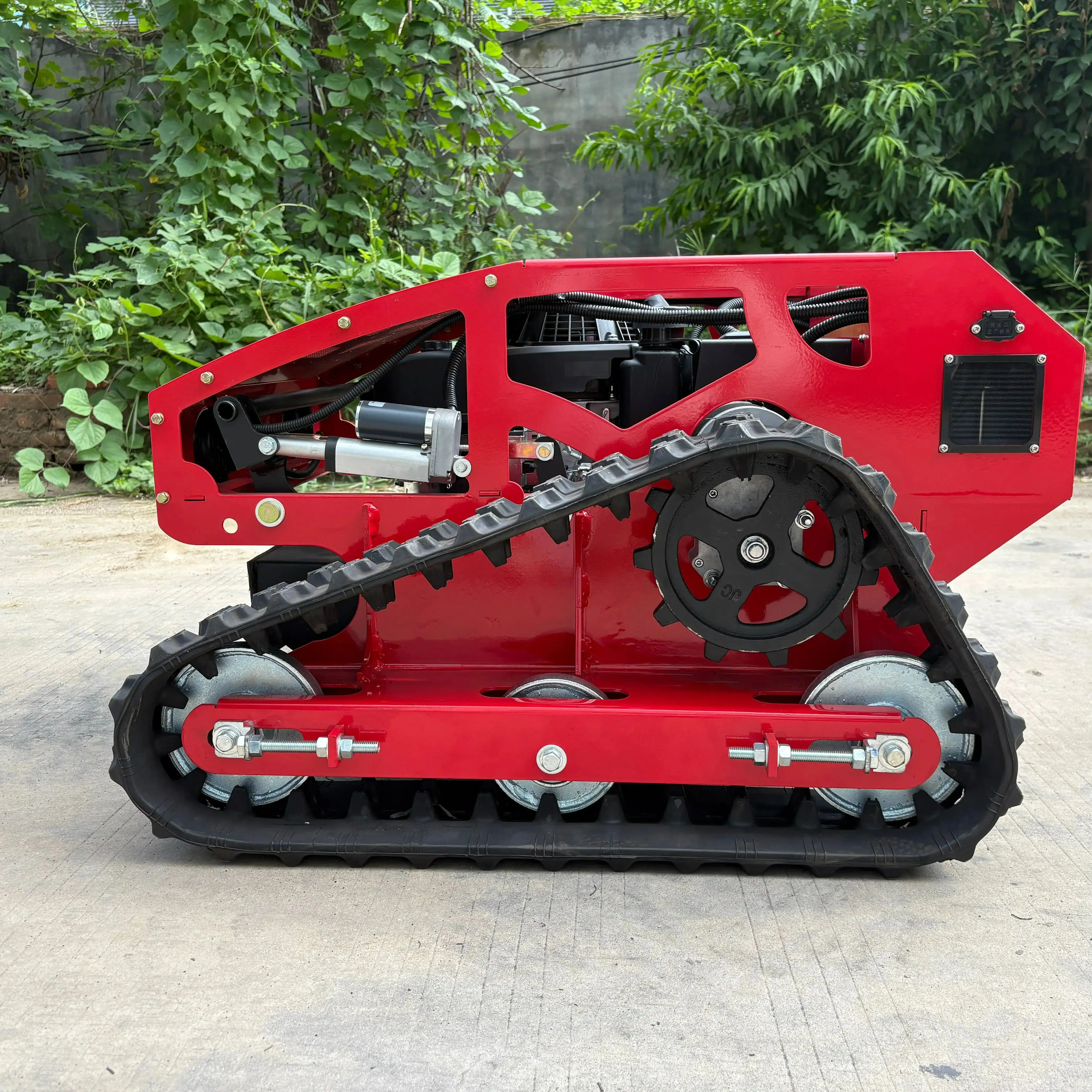 

Индивидуальная гусеничная внедорожная газонокосилка для обслуживания на открытом воздухе, фруктовый сад, очистка земли, удаление снега, индивидуальное уличное оборудование