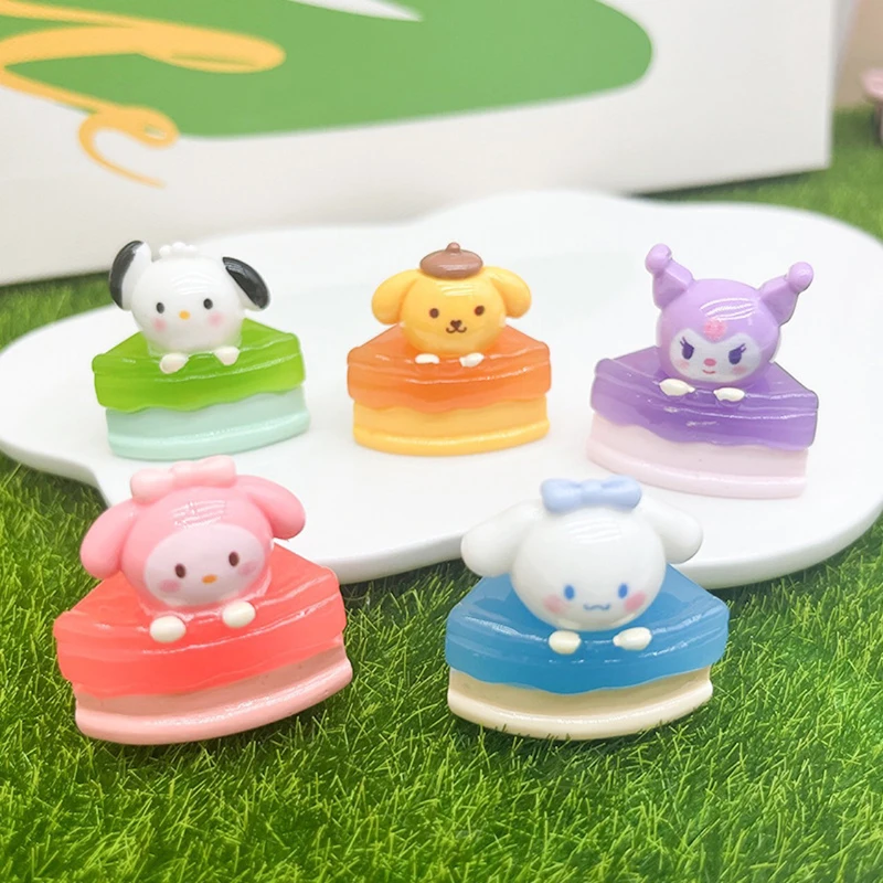 1pc Luminous Mini Sanrio Micro-Landscape Miniature Figurines Fairy Garden Accessories Home Decor Glow In The Dark