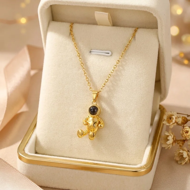 Projection Stone Space Robot Pendant Necklace, Futuristic Statement Collarbone Chain for Daily Wear and Gifting
