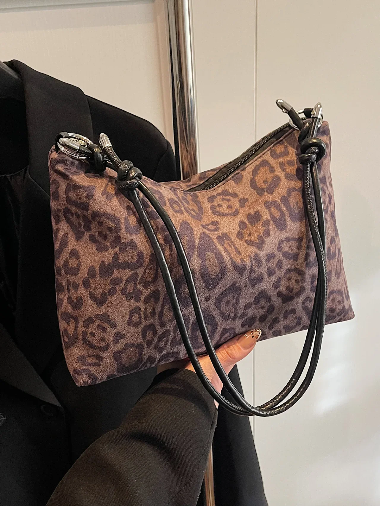 Fashion Trend Suede Bag Women's 2024 New Korean Version Simple Retro Leopard Print Tote Large Capacity Shoulder Bag