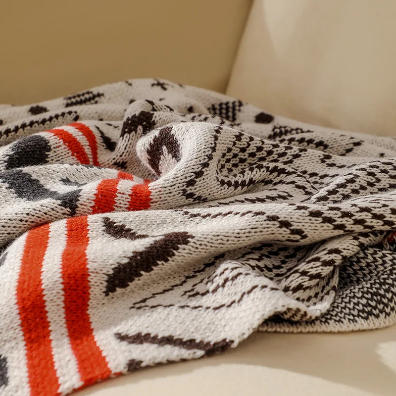 Boho Geometric Knit Throw Blanket with Tassels Southwestern Aztec Style Woven Sofa Cover in Retro Design Cozy Ethnic Couch Decor